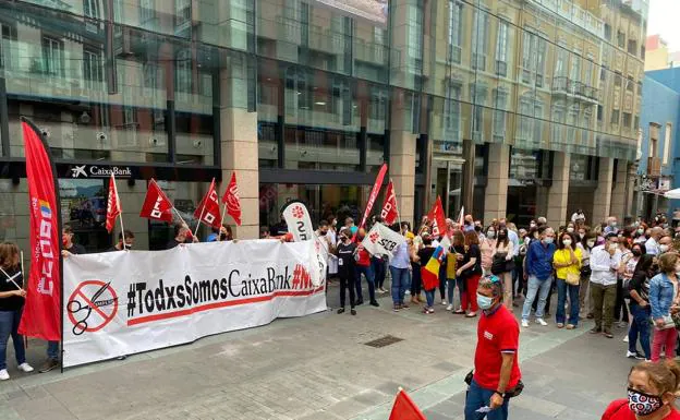 Éxito de la huelga de hoy en CaixaBank: han cerrado el 80% de las oficinas de Canarias