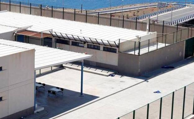 El Defensor pide acabar con el aislamiento como castigo en centros de menores