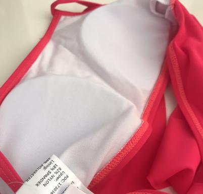 Piden retirar un bikini con relleno para niñas de cinco años