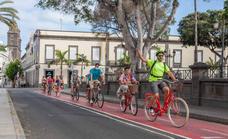 Las Palmas de Gran Canaria se sube a la bicicleta para conocer a fondo su historia LGTBI+