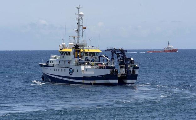 El 'Ángeles Alvariño' vuelve a puerto y «cada vez hay menos posibilidades» de encontrar los cuerpos