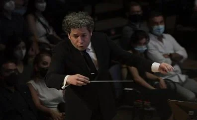 Gustavo Dudamel y la Orquesta del Encuentro brindan una noche de emociones y esperanza