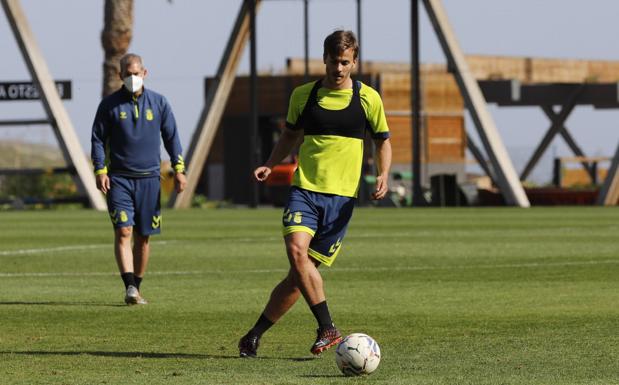 Eric Curbelo y Jesé quedan hoy libres después de que no se hayan concretado sus renovaciones