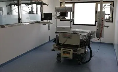 La Consejería de Sanidad amplía a diez camas la dotación de la UCI del Hospital