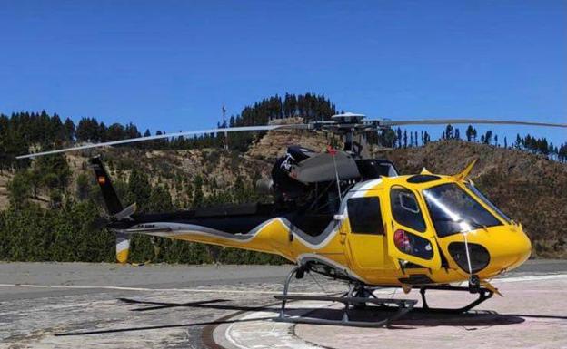 Los dos helicópteros contra el fuego del Cabildo ya están en la base de Artenara