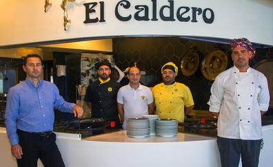 Restaurante El Caldero, un showcooking de arroces y fideuá