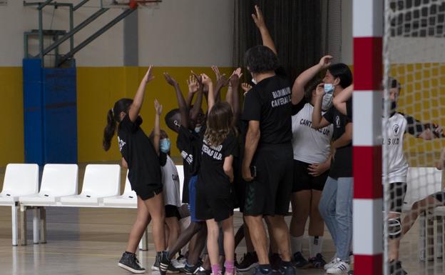 El sueño de un equipo empieza con unas deportivas