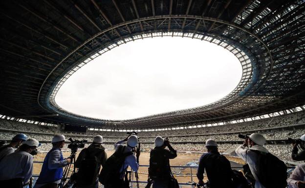La ceremonia de los Juegos de Tokio, sin aficionados, pero con VIPs