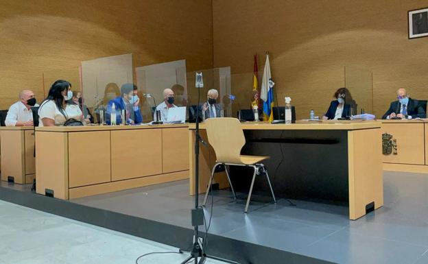 Condenan al padre, al padrastro y a la madre por abusar de tres niñas