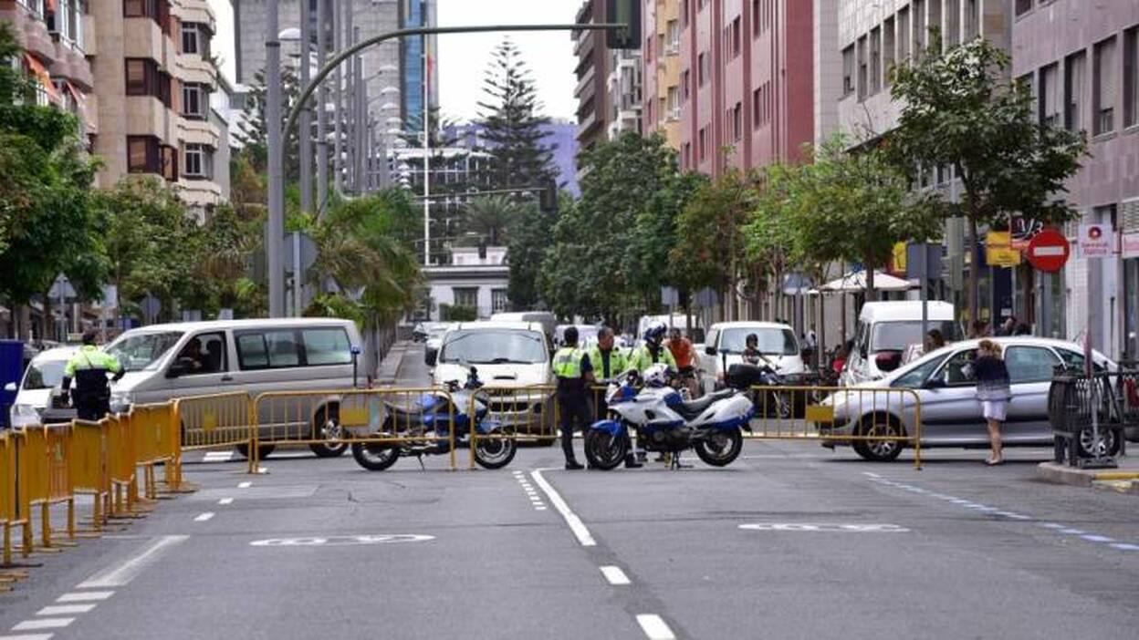 Cierre de la calle Luis Doreste Silva por las obras de la Metroguagua
