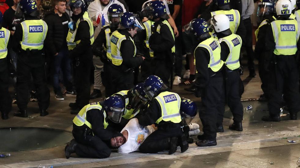 Imágenes de los disturbios en la final de la Eurocopa