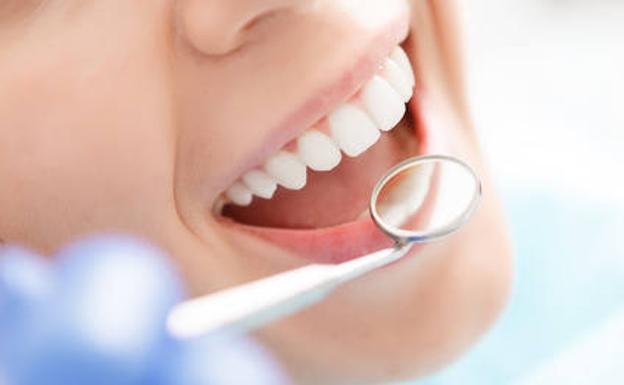 Alertan del blanqueamiento dental sin supervisión de los dentistas