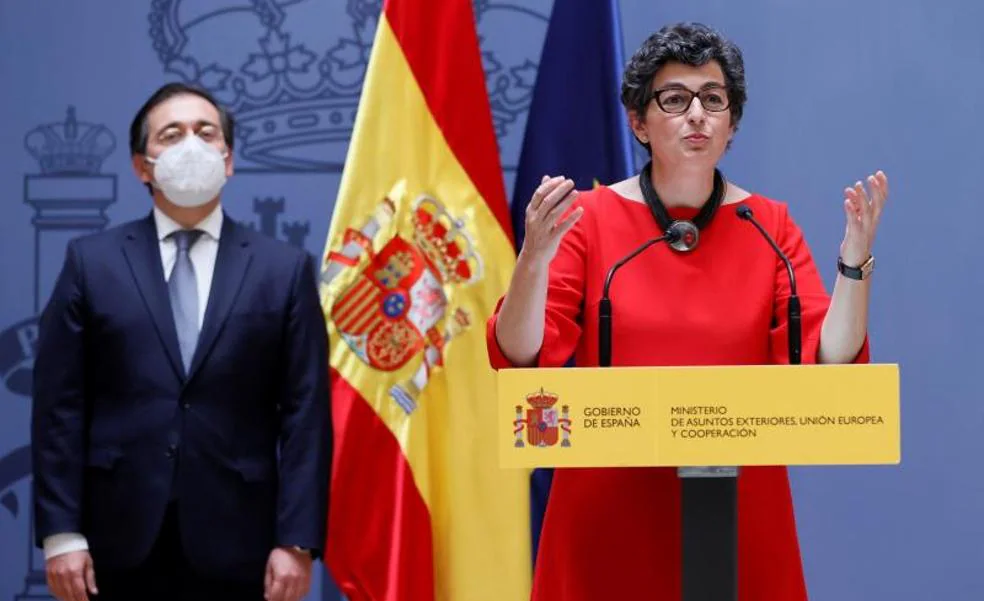 Albares ofrece a González Laya seguir como asesora en Exteriores