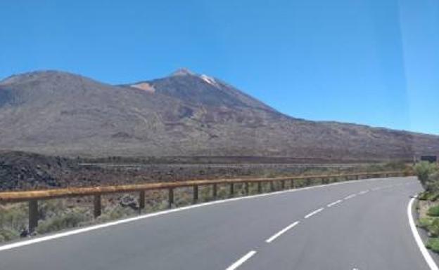 Imputados por conducción temeraria y grabar un spot sin permiso en El Teide