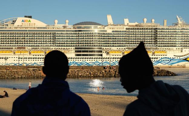 Premio para el fotoperiodista Carlos de Saá por los claroscuros de 'Tierra prometida'