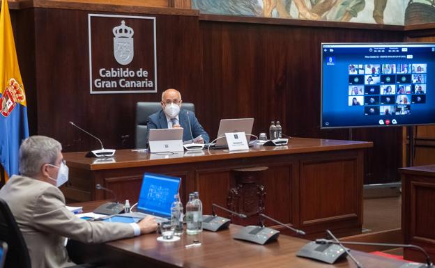 Morales reivindica el papel del Cabildo y los servicios públicos para paliar los efectos de la Covid-19