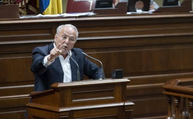 García Ramos alerta del «deterioro politico canario»