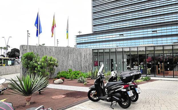Imagen de los exteriores de la sede judicial en la capital grancanaria. /Arcadio suárez
