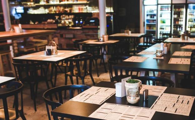 Critica a un camarero y el dueño del local sorprende con su respuesta