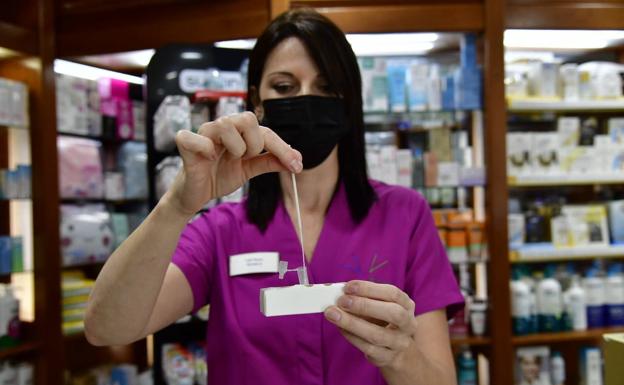 Agotados los autotest de covid en su primer día de venta en las farmacias