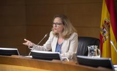 Calviño pide «unidad» a los empresarios para subir el salario mínimo después del verano