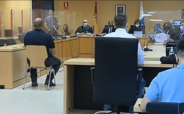 Condenan a más de 18 años de cárcel al dueño de la chupitería de La Laguna por abuso sexual