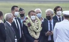 El vídeo de Macron cubierto de collares en su visita a la Polinesia no es real