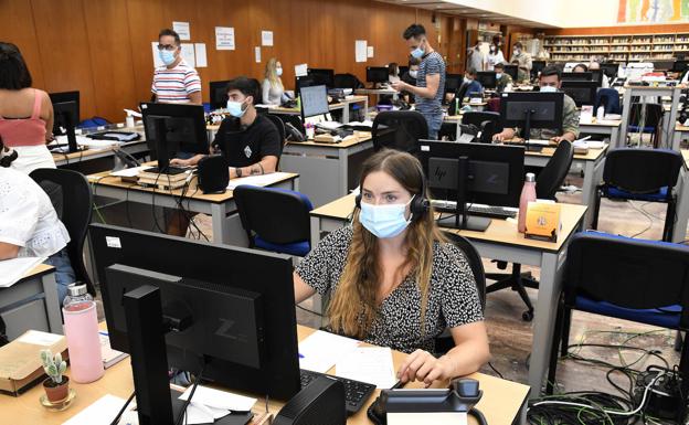 Canarias vuelve a rozar los mil contagios en un día y la ocupación de las UCI ya está en riesgo alto
