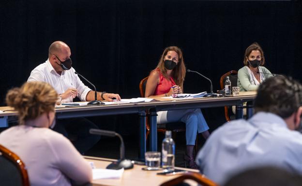 El Cabildo ayuda con 6.000 euros a autónomos y con 30.000 a pymes