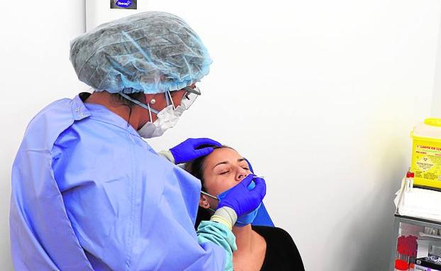 Hospitales Universitarios San Roque, una gran aportación en la lucha contra la Covid-19