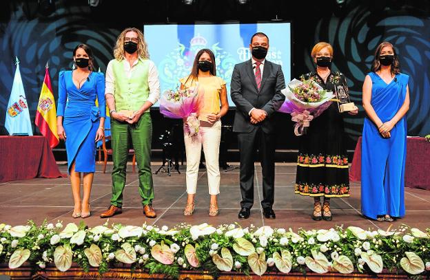 Un pregón coral que reivindica la sanidad marca el inicio de las fiestas de Guía