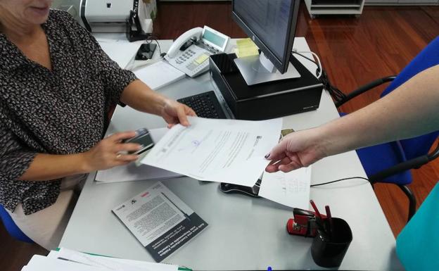 Más de 3.800 familias beneficiarias de la PCI han recibido el complemento de 50 euros por menor a cargo