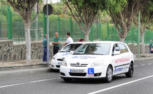 Retrasos de dos meses para sacarse el teórico de conducir