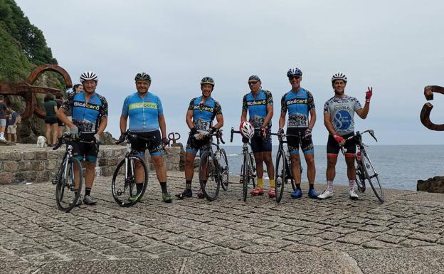 El desafío '8 islas, 8 maratones. Regala vida' culmina su recorrido de 800 kilómetros en bici por el Pirineo