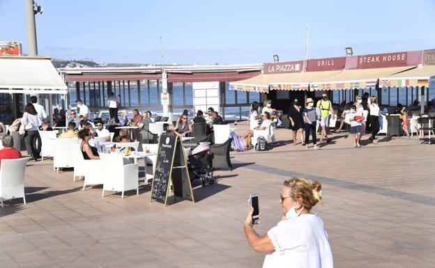 «Alivio» en Canarias porque España siga en ámbar para los turistas británicos