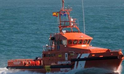 Salvamento reactiva un rescate a 650 kilómetros de Canarias tras localizar un cayuco