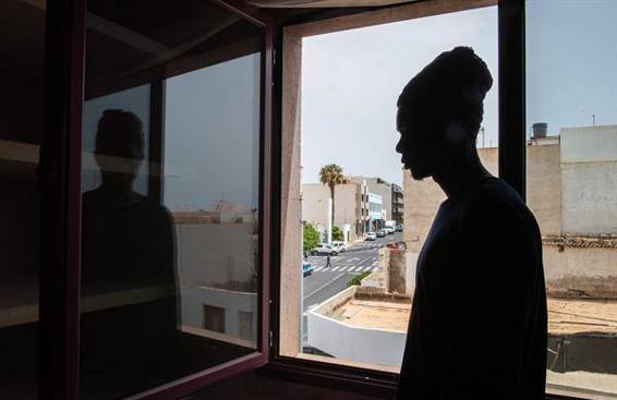 La falta de peces empuja los cayucos hacia Canarias