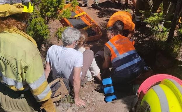 Rescatan a una senderista accidentada en Alajeró