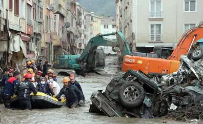 Las inundaciones dejan decenas de muertos en Turquía