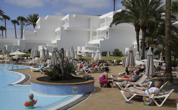 El gasto medio por turista entre abril y junio fue de menos de 125 euros por día de estancia