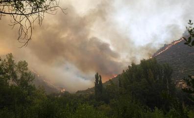 Ávila lucha contra el cuarto incendio más devastador en medio siglo