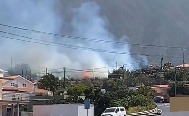 Unas 120 personas evacuadas por precaución en el incendio de La Palma