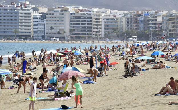 Canarias pasa a estar en alerta por altas temperaturas