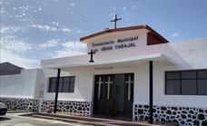 El Cabildo pide suelo para ampliar el cementerio de Gran Tarajal y el Consistorio dice que no hace falta