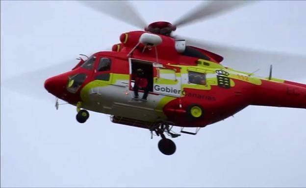 Evacuado en helicóptero un bañista en apuros