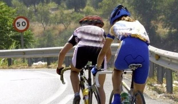 Una ciclista resulta herida tras sufrir un caída en Tenerife