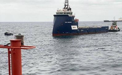 Remolcados 15 tripulantes del buque Topaz Endurance en apuros al sureste de la Punta del Tenefé