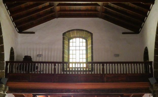 Restauran el coro alto de la Iglesia de la Candelaria en El Hierro