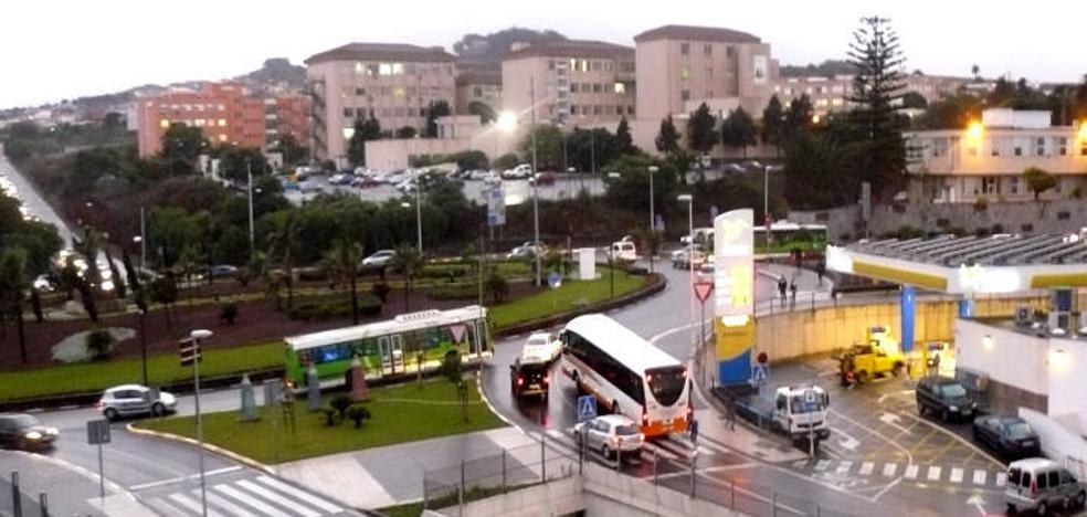 Se incendia su motocicleta tras caerse de ella - Vimarsana News