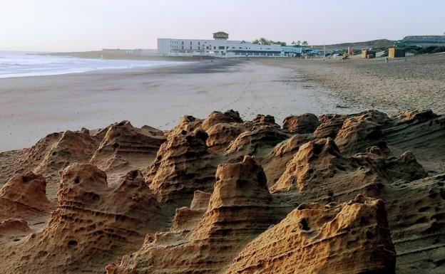 Playa Blanca se queda sin la bandera azul por las obras de ampliación del paseo marítimo